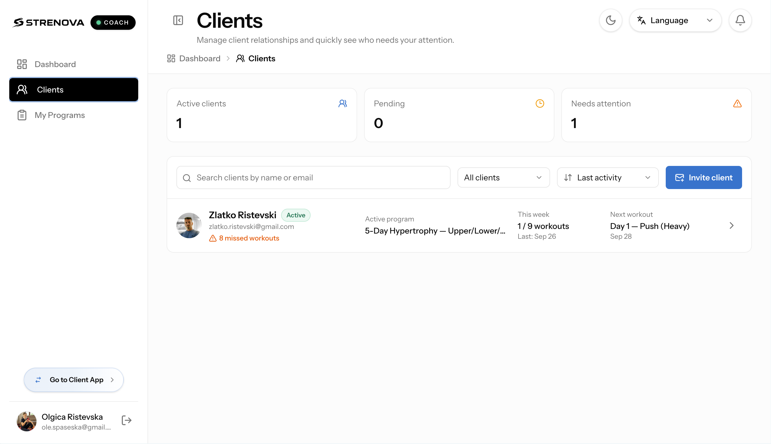 Strenova Coach App client list showing active clients, attention alerts, assigned program, weekly activity, and next workout